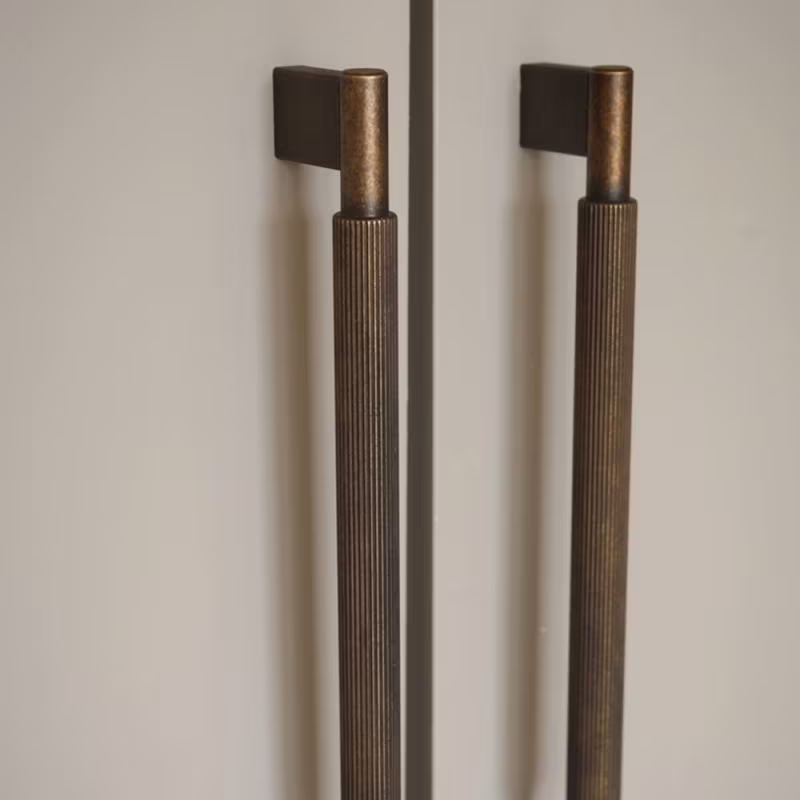 Handtag Arpa - 192mm - Antik mässing