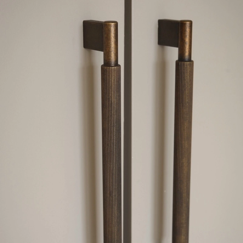 Handtag Arpa - 192mm - Antik mässing