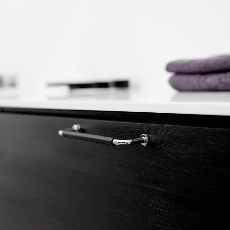 Handtag Lounge - 160mm - Krom/Svart Lädersvept