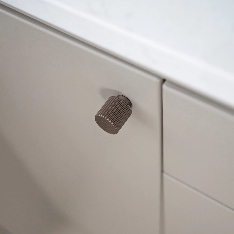 Knopp Helix Stripe - Mörk brons