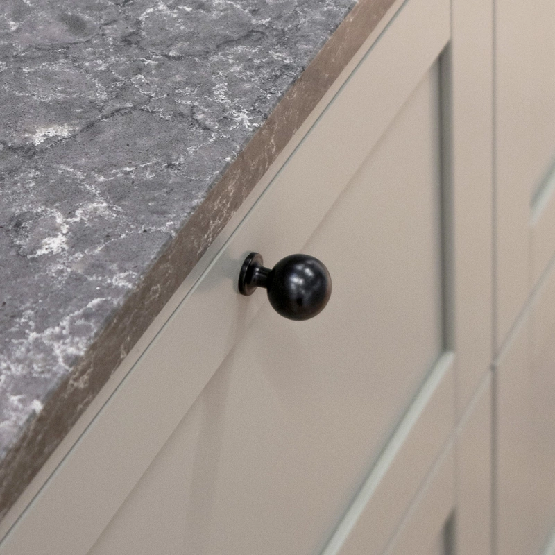 Knopp Lily - 30mm - Mattsvart