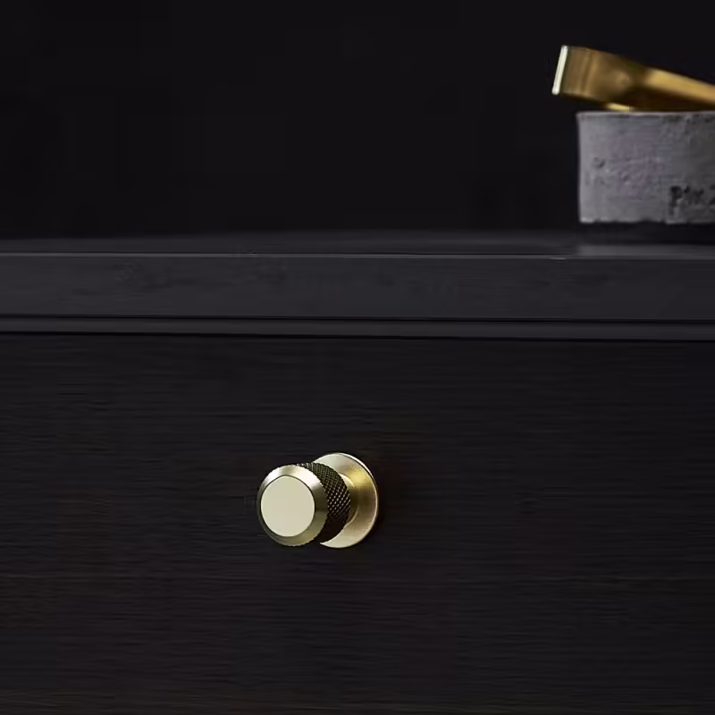 Knopp Manor Round - Guld