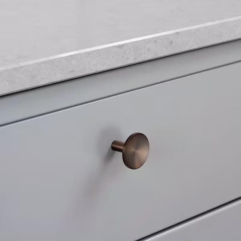 Knopp Sture - 28mm - Brunerad mässing