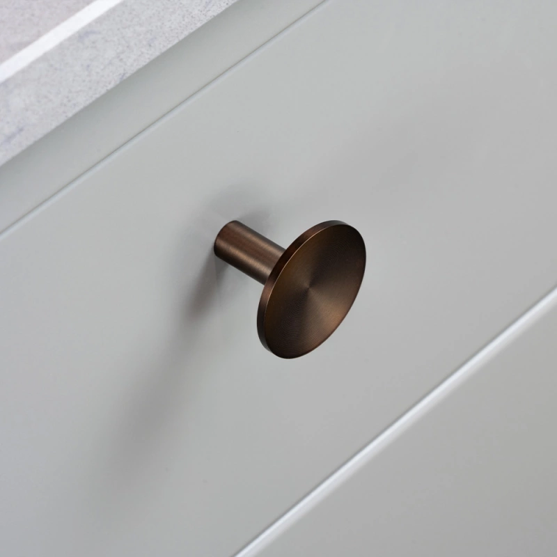 Knopp Sture - 28mm - Brunerad mässing