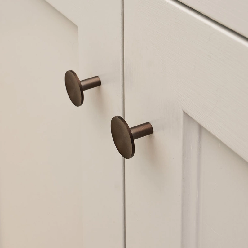 Knopp Sture - 28mm - Brunerad mässing