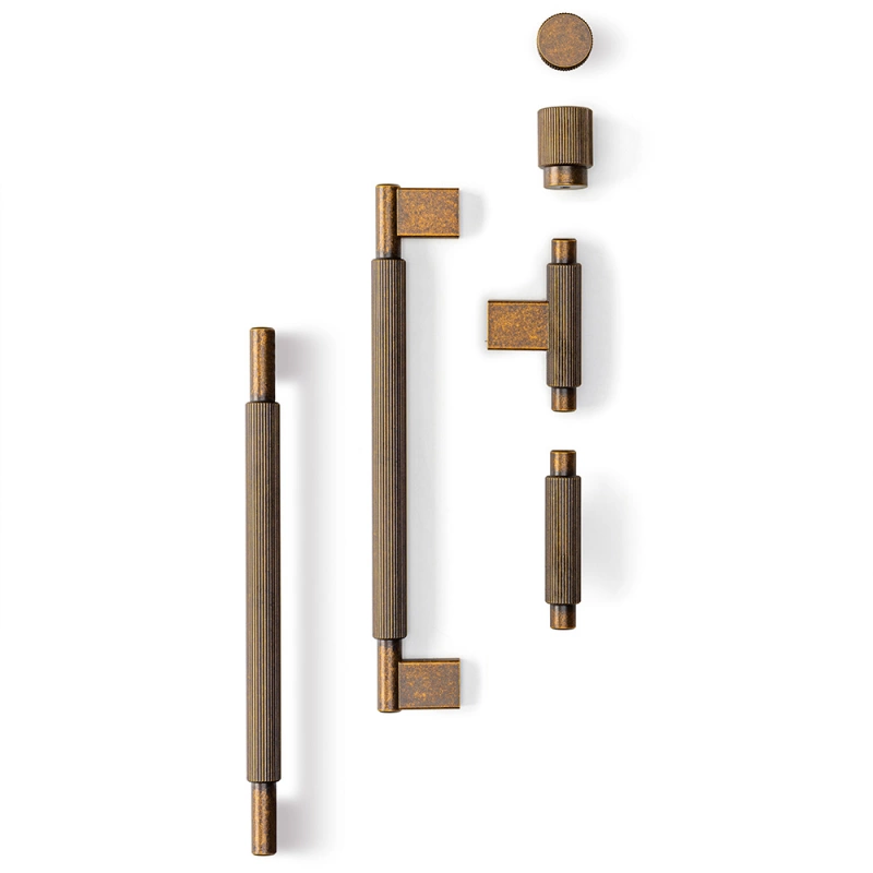 Knopp T Arpa - Antik mässing