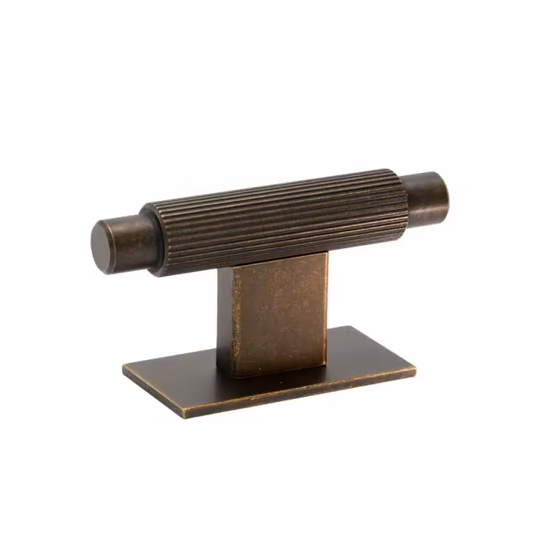 Knopp T Arpa - Bricka - Antik mässing