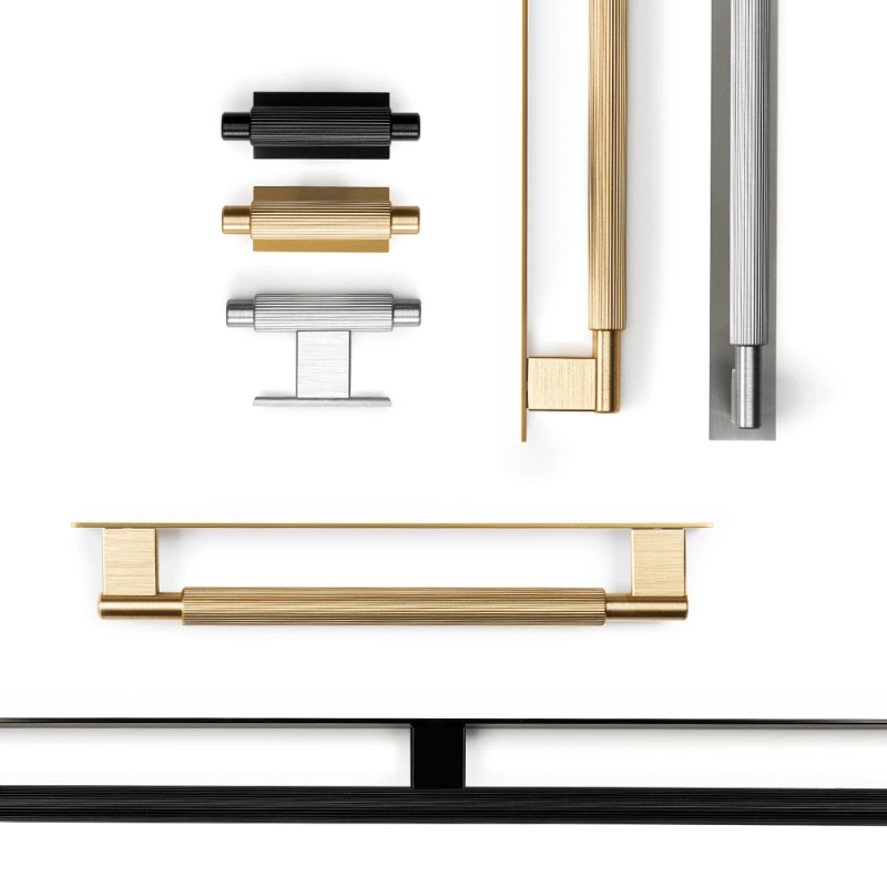 Knopp T Arpa - Bricka - Borstad svart