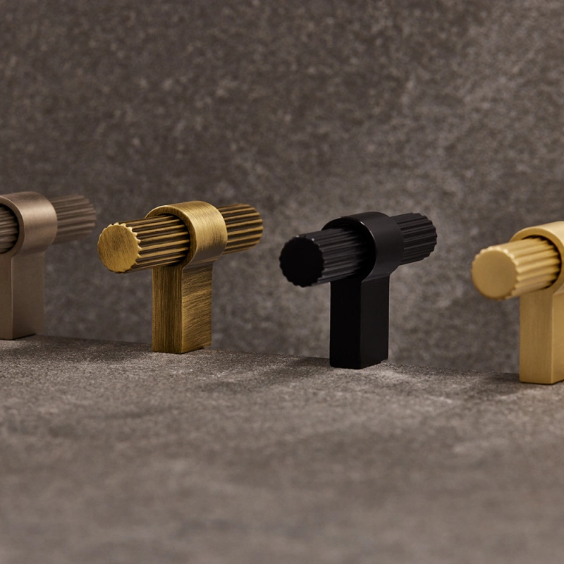 Knopp T Helix Stripe - Mässing