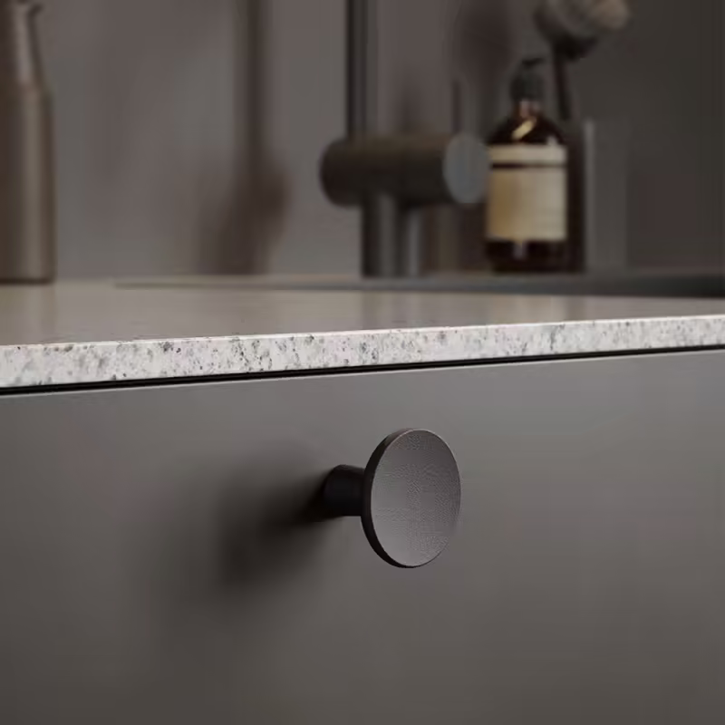 Knopp Terra - 37mm - Mattsvart