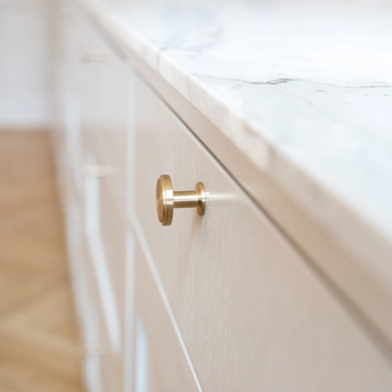 Knopp Uno - 30mm - Borstad obehandlad mässing